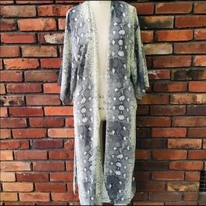She and Sky Snakeskin Midi Duster Grey White Small